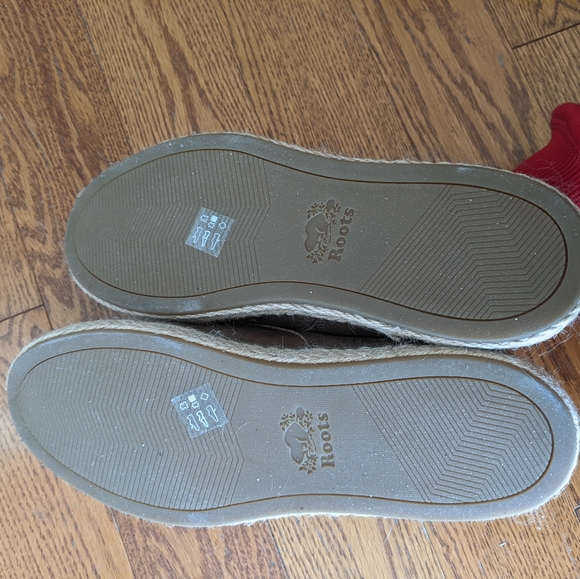 BNWOT Roots Leather Sneakers - Picture 3 of 6